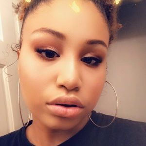 Meet your Posher, Evanna